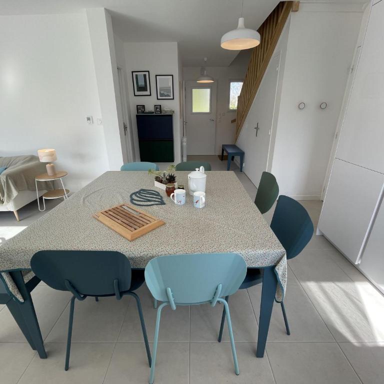 Maison moderne pour 8 pers., proche plage, Arzon, au calme, avec WiFi - FR-1-775-28 - Maison de Vacances - 5