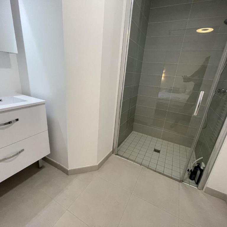 Maison moderne pour 8 pers., proche plage, Arzon, au calme, avec WiFi - FR-1-775-28 - Maison de Vacances - 8