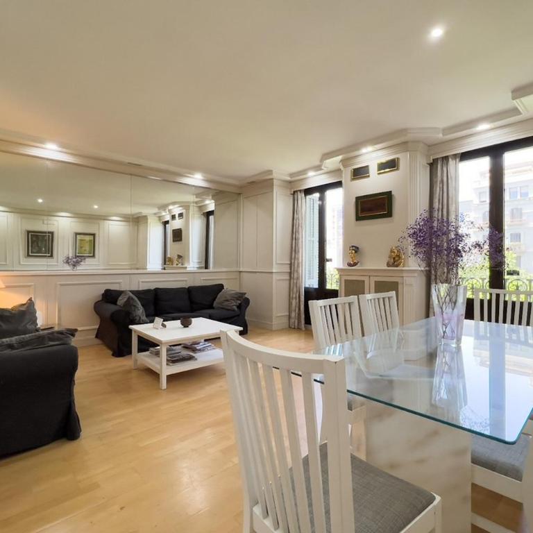 Gran Vía Sun - Three-Bedroom Apartment - 1