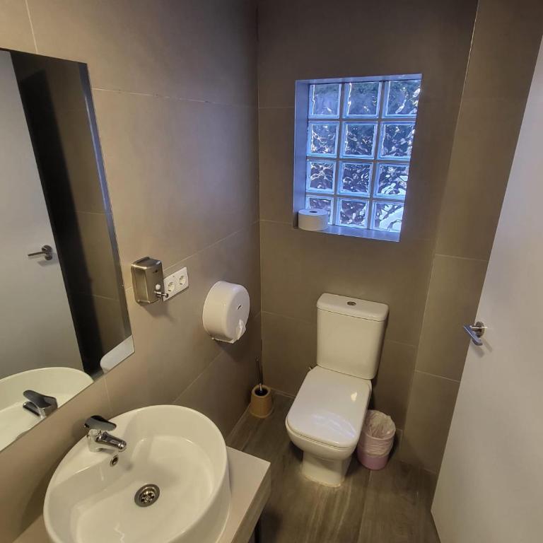 Beach & Arts Hostel Valencia - Double or Twin Room - 1