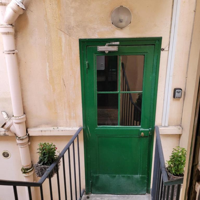 Studio calme proche Montmartre et Batignolles - Metro 13 et 14 - Studio - 12