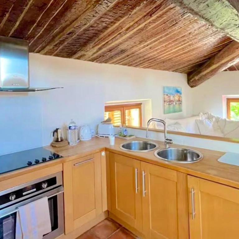 Cœur de Cassis - 200 m du port et plage - Parking privé - Appartement 2 Chambres - 14
