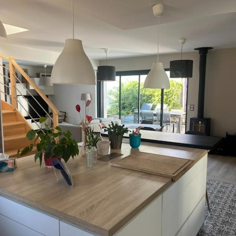 Maison proche plages, au calme, piscine et parking - Maison 3 Chambres - 7