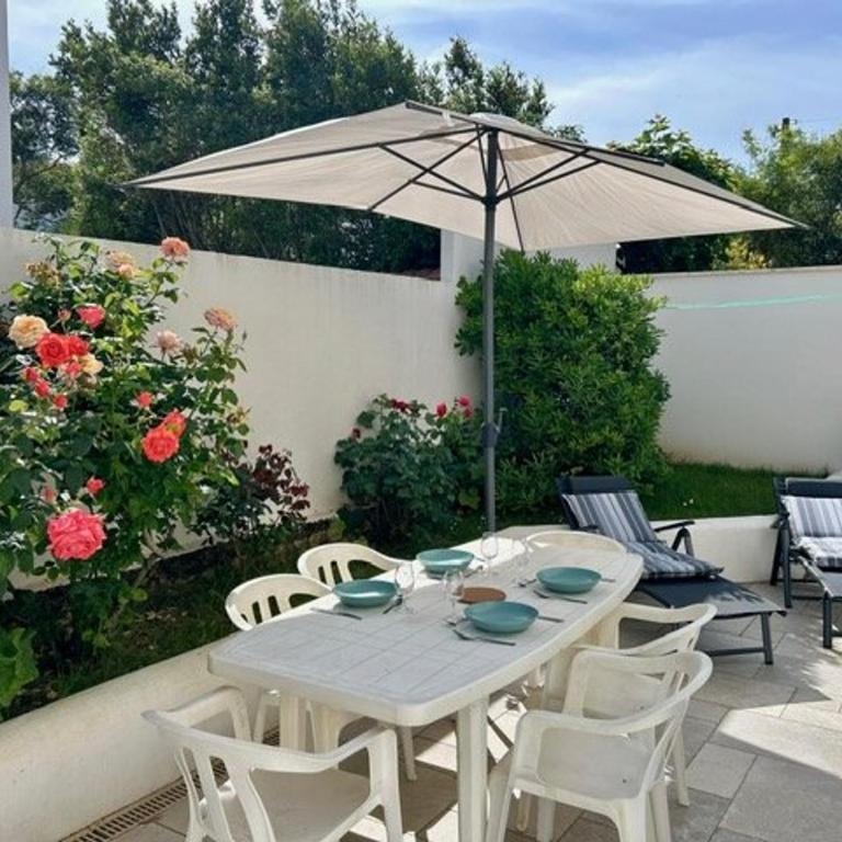 Appartement avec terrasse, 2 chambres, proche plage - 4 pers - FR-1-494-198 - Apartment - 1
