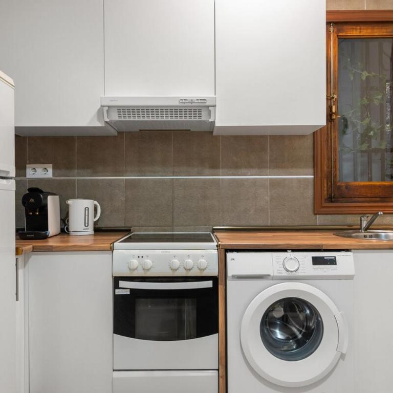Downtown apartment 2 Bedrooms - Two-Bedroom Apartment - 22