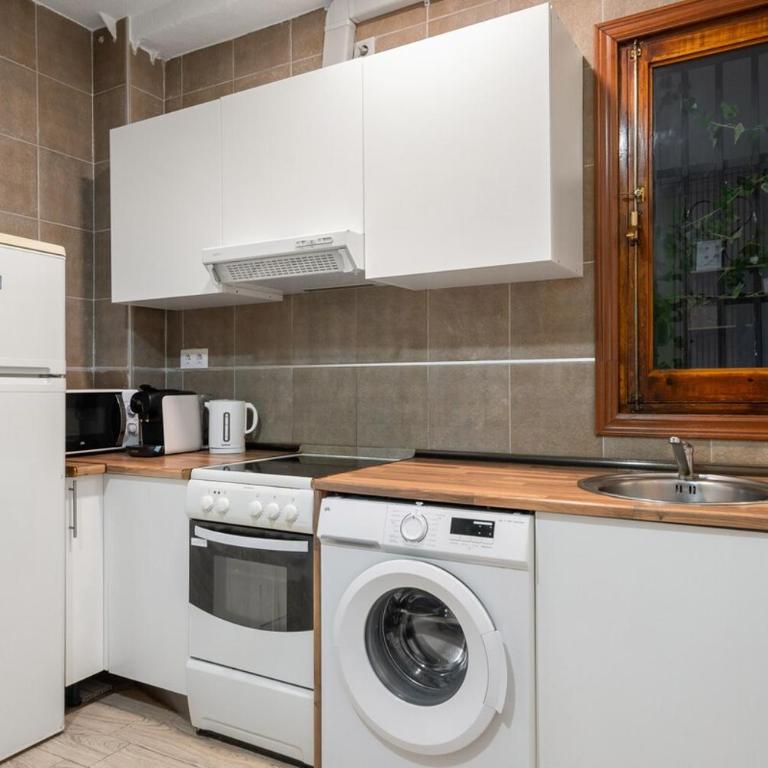 Downtown apartment 2 Bedrooms - Two-Bedroom Apartment - 28