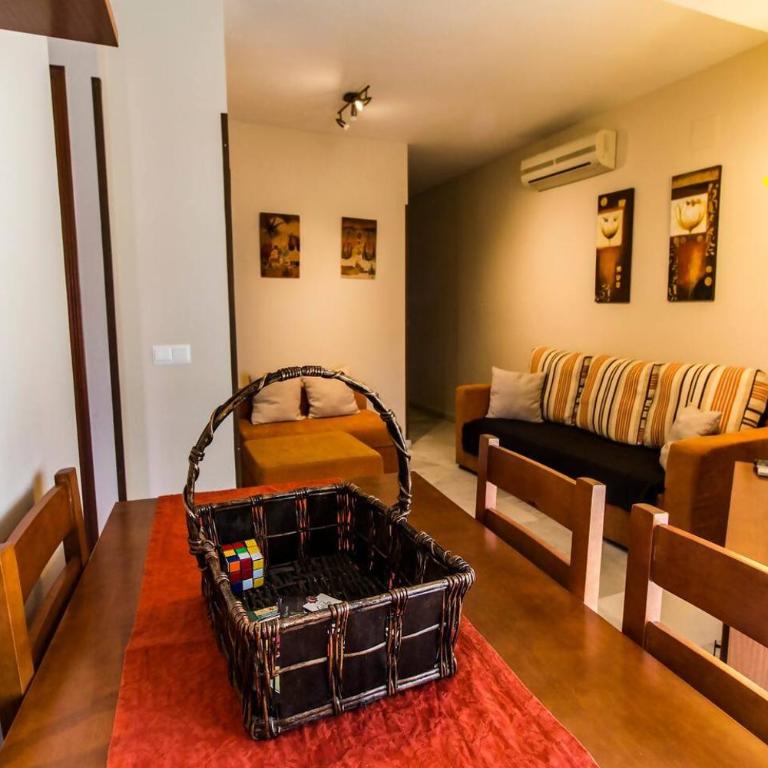 SH 7 Esquinas. Apartamento céntrico con parking - Apartamento de 2 dormitorios - 1