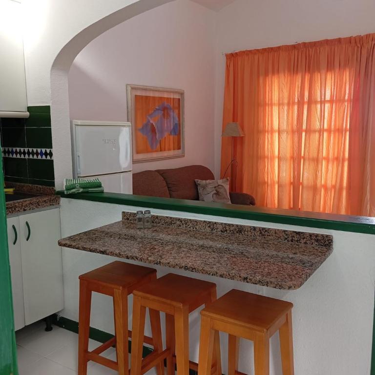 Golden Views Apartment - One-Bedroom Apartment with Balcony - 33