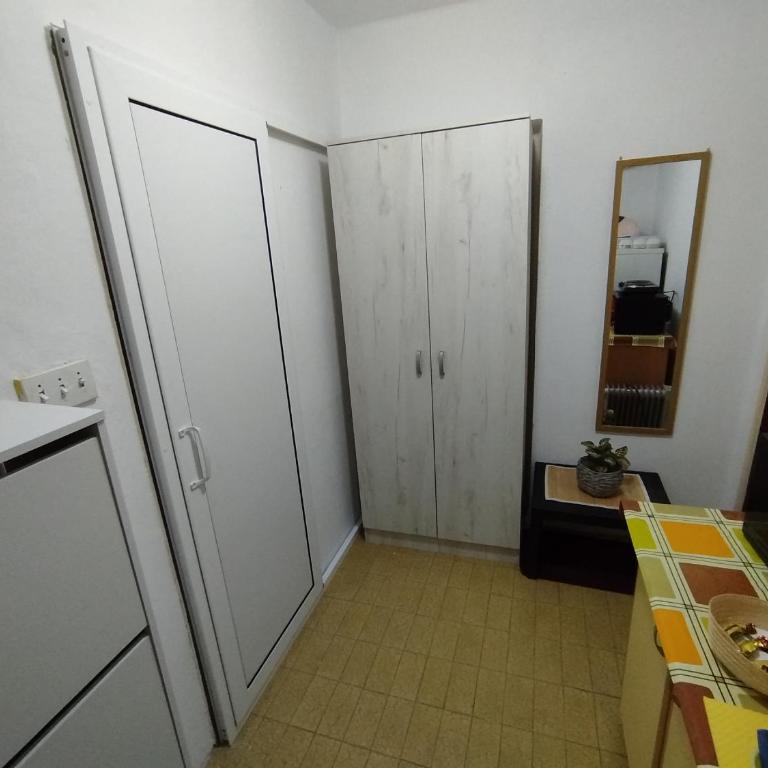 Sandra Apartment 3 - One-Bedroom Apartment - 8