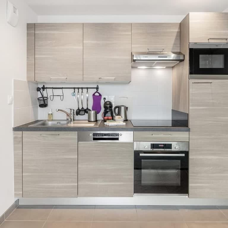 Le Canephora - 800m mer, terrasse, parking, 400m gare - Appartement - 5