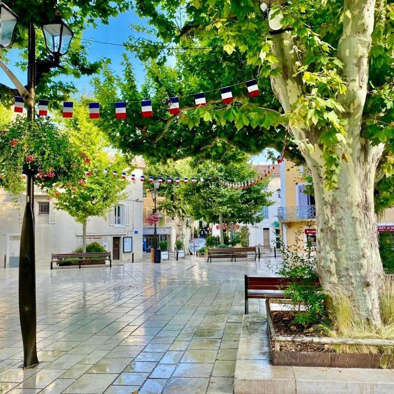 Cœur de Cassis - 200 m du port et plage - Parking privé - Appartement 2 Chambres - 22