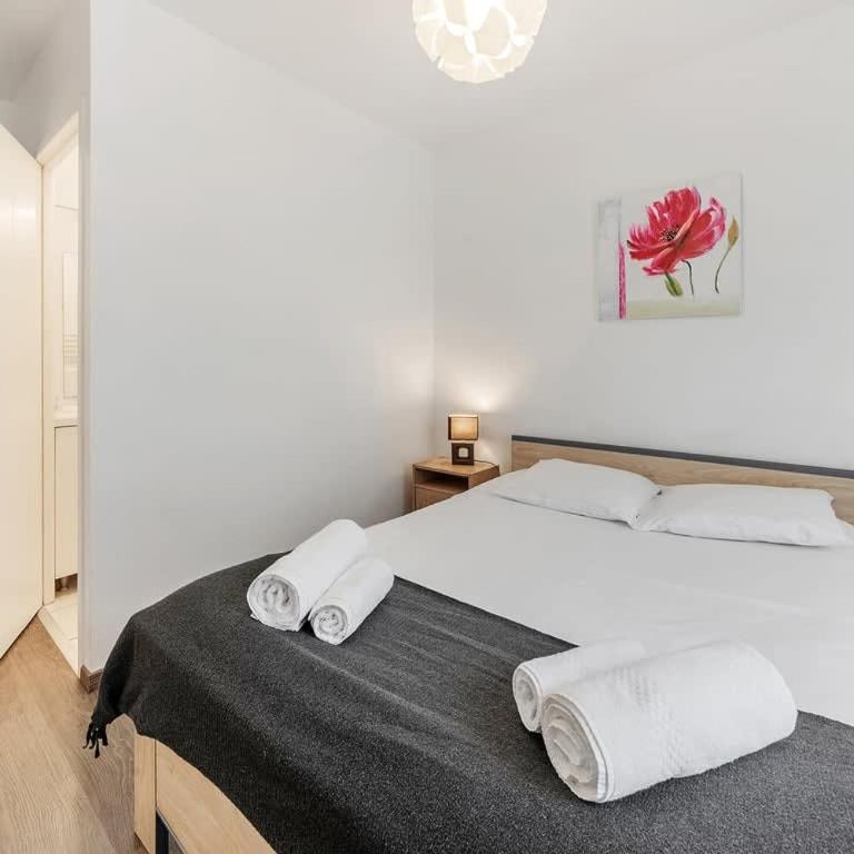 Le Camélia - Plage et Intra-muros - Parking - Apartment - 11