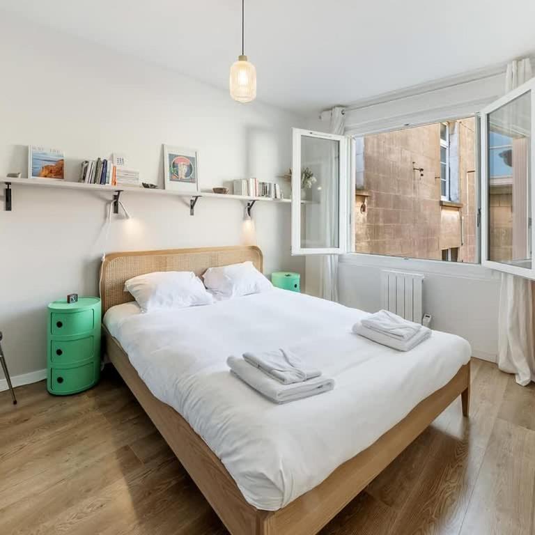 Le Cerf-Volant, joli 2 chambres, parking - Appartement 2 Chambres - 10