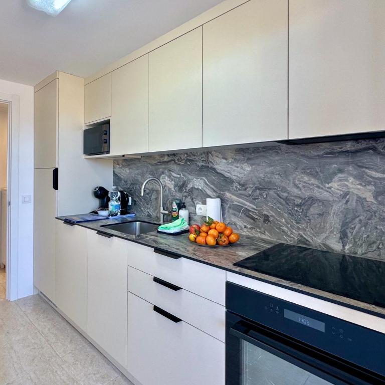 Clubrent - Coral Beach, 19th floor - sea view - Apartamento de 2 dormitorios - 28