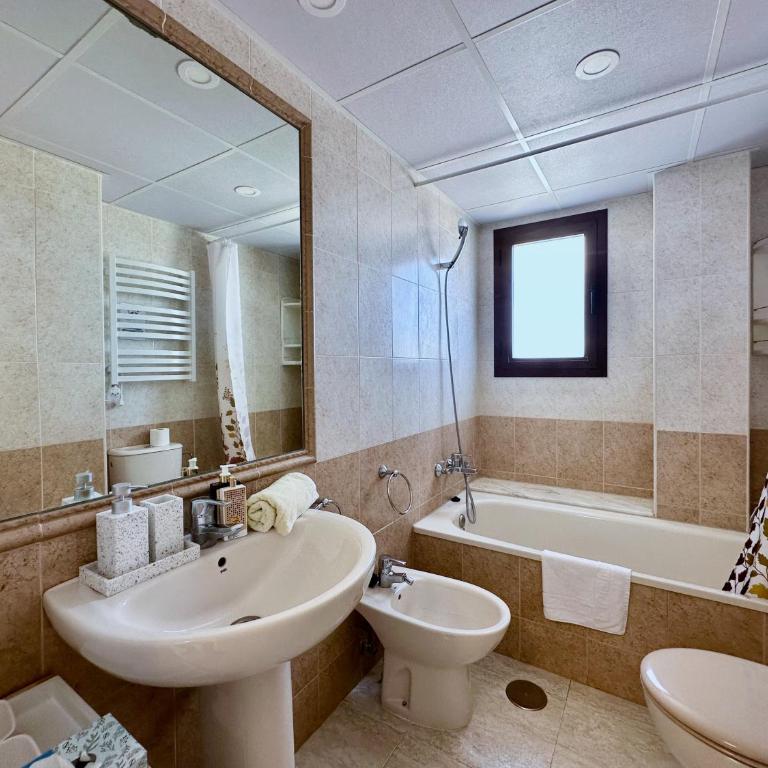 Clubrent - Coral Beach, 19th floor - sea view - Apartamento de 2 dormitorios - 40