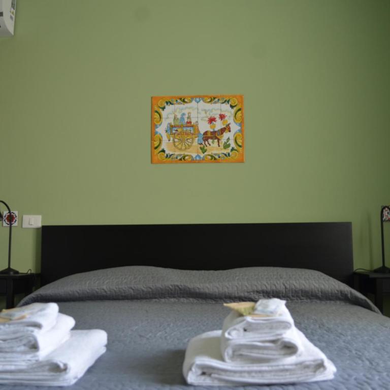 Fondachello Suites - Fondachello Apartments - One-Bedroom Apartment with balcony volcano enta view - 1