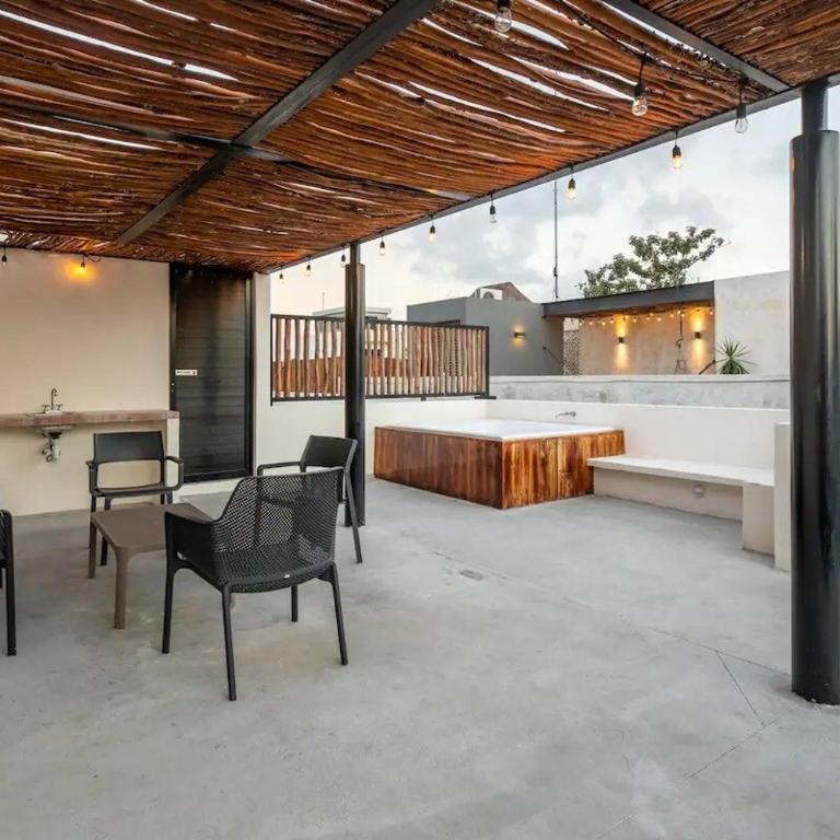 Private Rooftop with Jacuzzi Sleeps 8 in La Veleta - Two-Bedroom Apartment - 14