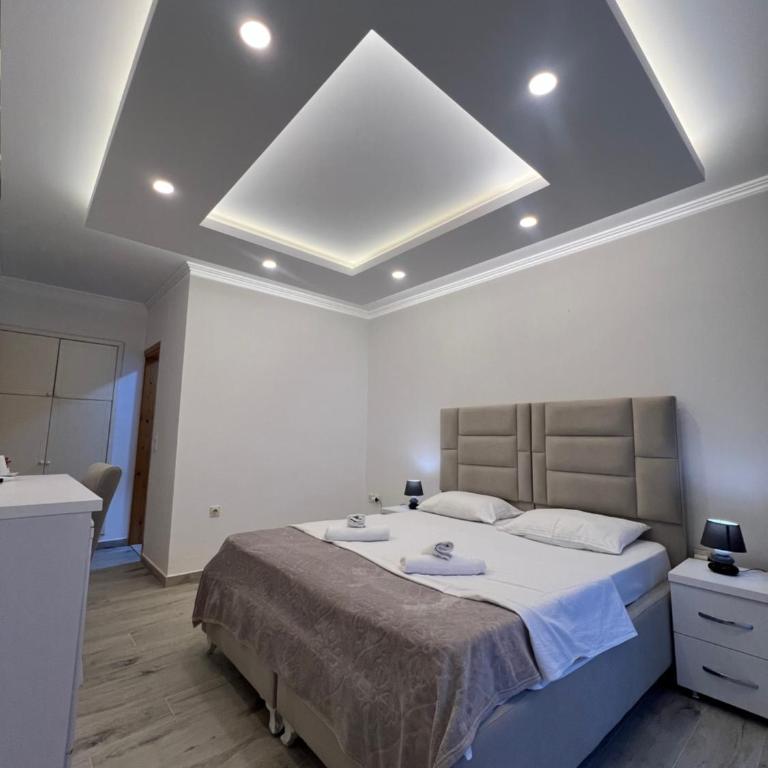 Apartments Fati & Flori - Deluks Dvokrevetna Soba sa Bračnim Krevetom/Zasebnim Krevetima i Balkonom - 10