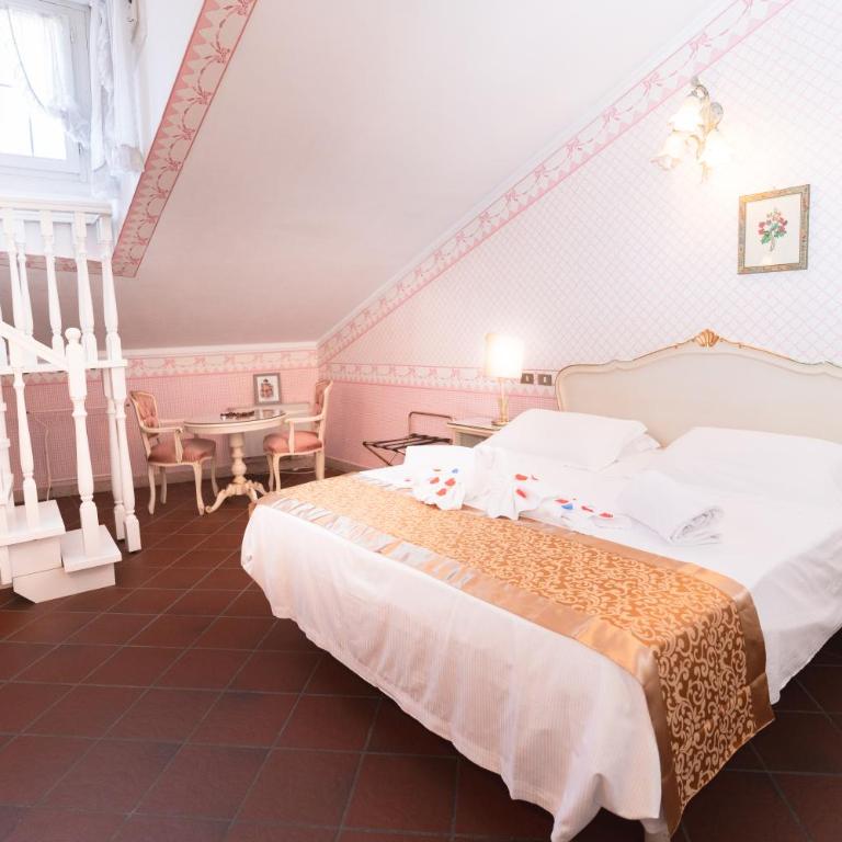 Hotel & SPA Duchessa Isabella Collection by GSA Hotels - Camera Tripla Classic - 4