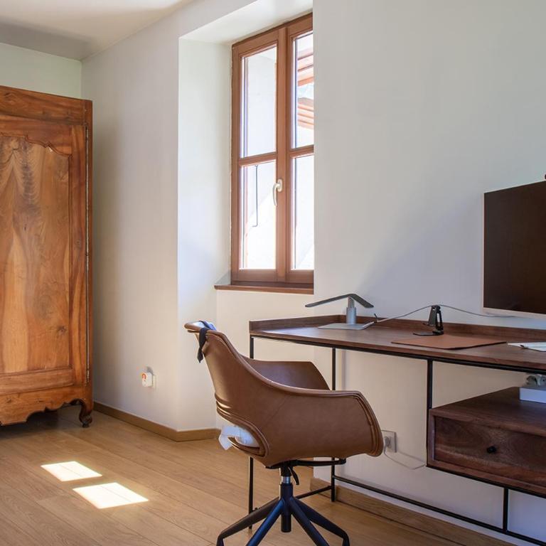 Villa de 181m2 4 chambre avec piscine et stationnement - Villa - 18