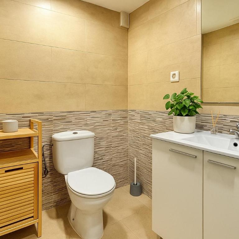 Cozy Flat with Wifi and Pool 5 min to beach - Apartamento de 2 dormitorios con piscina privada - 4
