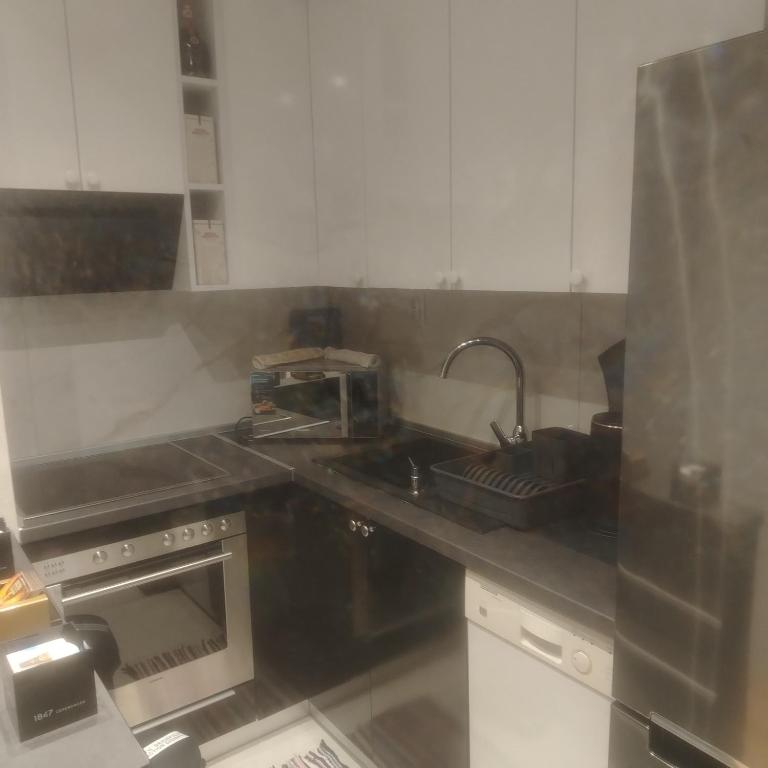 LARI Apartment - One-Bedroom Apartment - 29