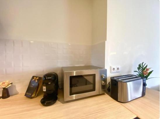 Apartamento en primer línea, con piscina y parking - Two-Bedroom Apartment - 10