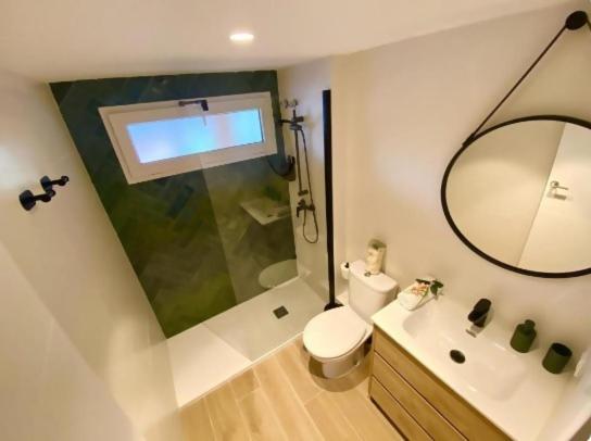 Apartamento en primer línea, con piscina y parking - Two-Bedroom Apartment - 19