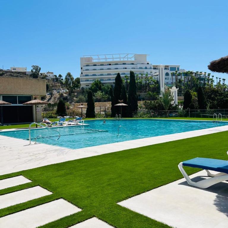 Apartamento en primer línea, con piscina y parking - Two-Bedroom Apartment - 21