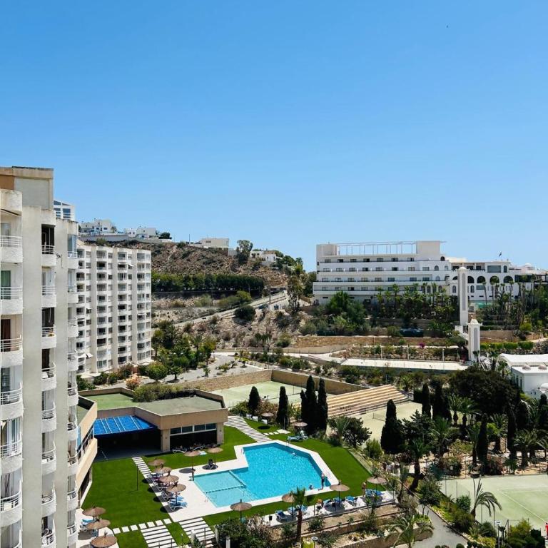 Apartamento en primer línea, con piscina y parking - Two-Bedroom Apartment - 22