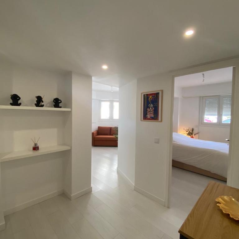 Appartement rénové - Chambre double - Parking - Climatisation - 10 min de la plage - Appartement 1 Chambre - 15
