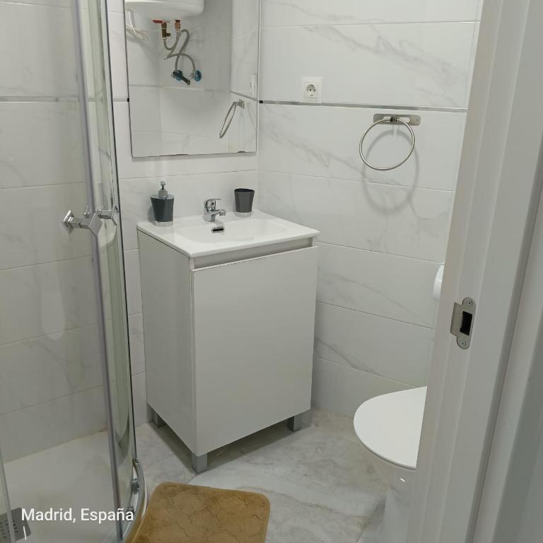 Hospedaje La Campana - Double Room with Private Bathroom - 4