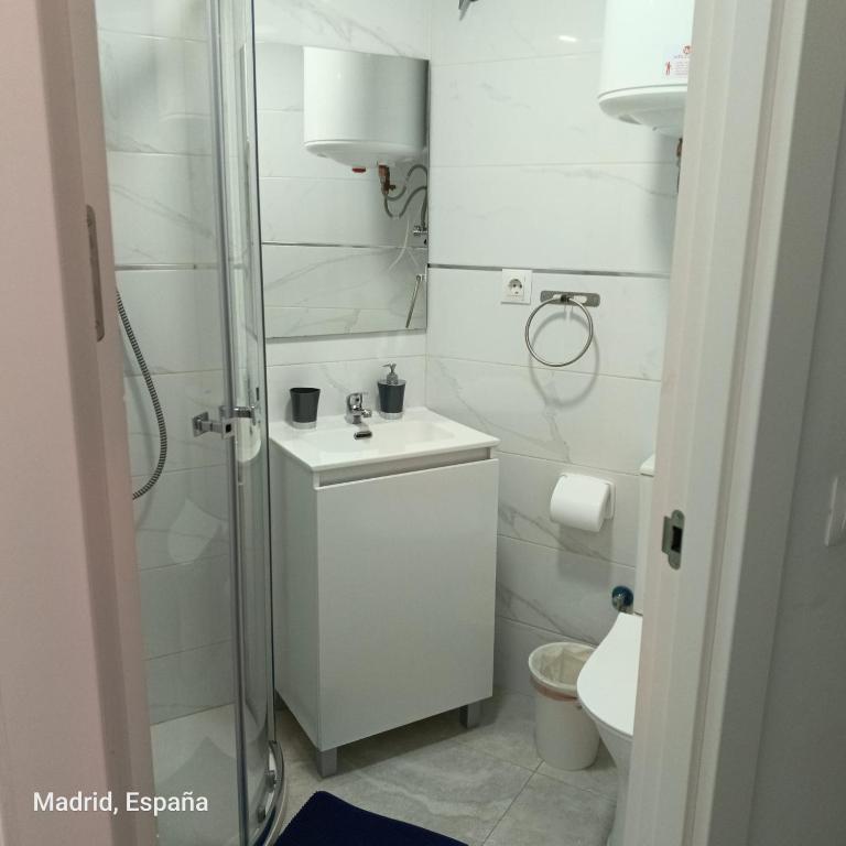 Hospedaje La Campana - Double Room with Private Bathroom - 4
