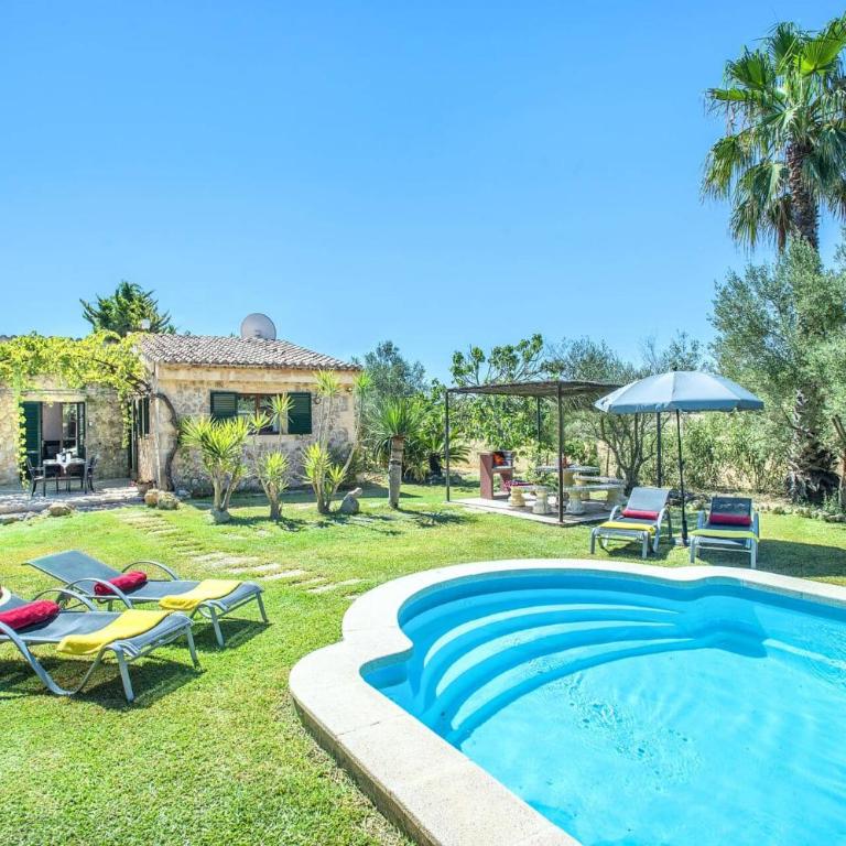 Villa Can Canaveret by Villa Plus - Villa - 1
