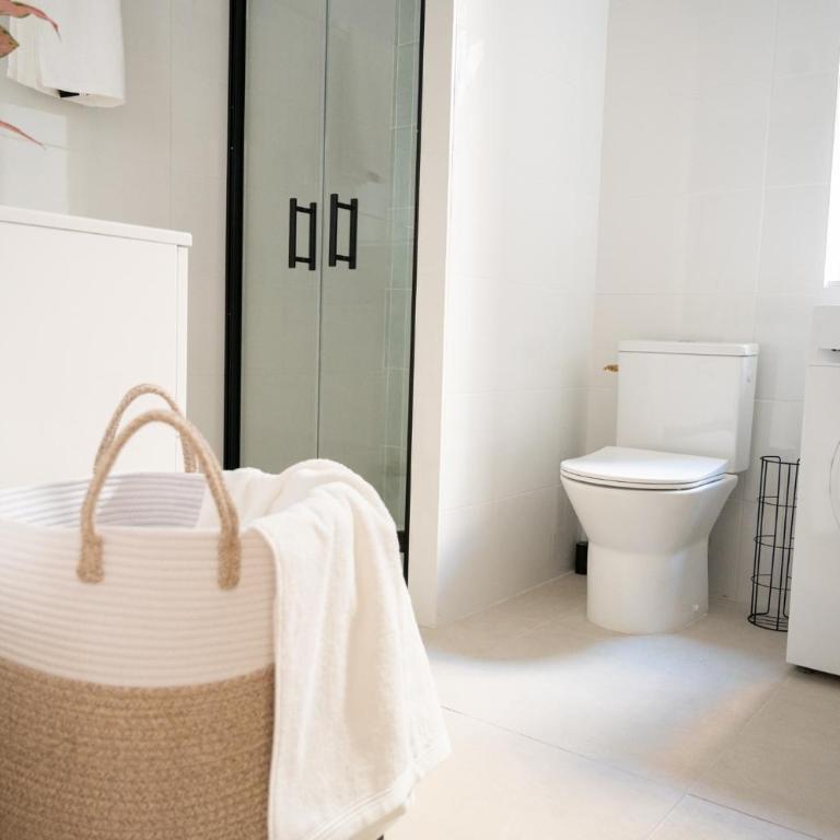 Lou Cabanot - Appartement lumineux 3 chambres - Parking Gratuit - Three-Bedroom Apartment - 4