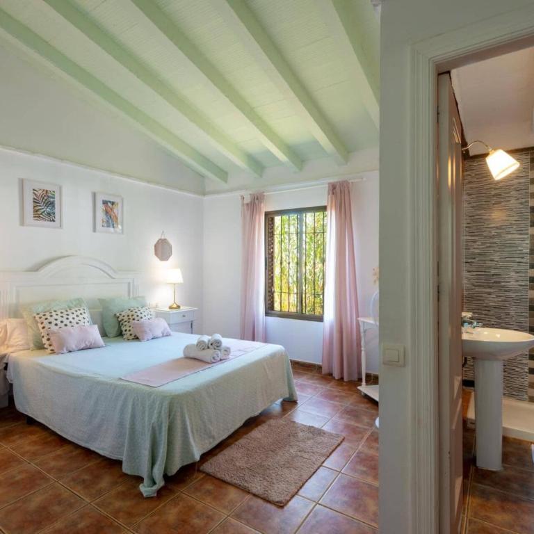 Villa Damian by Villa Plus - Villa - 13