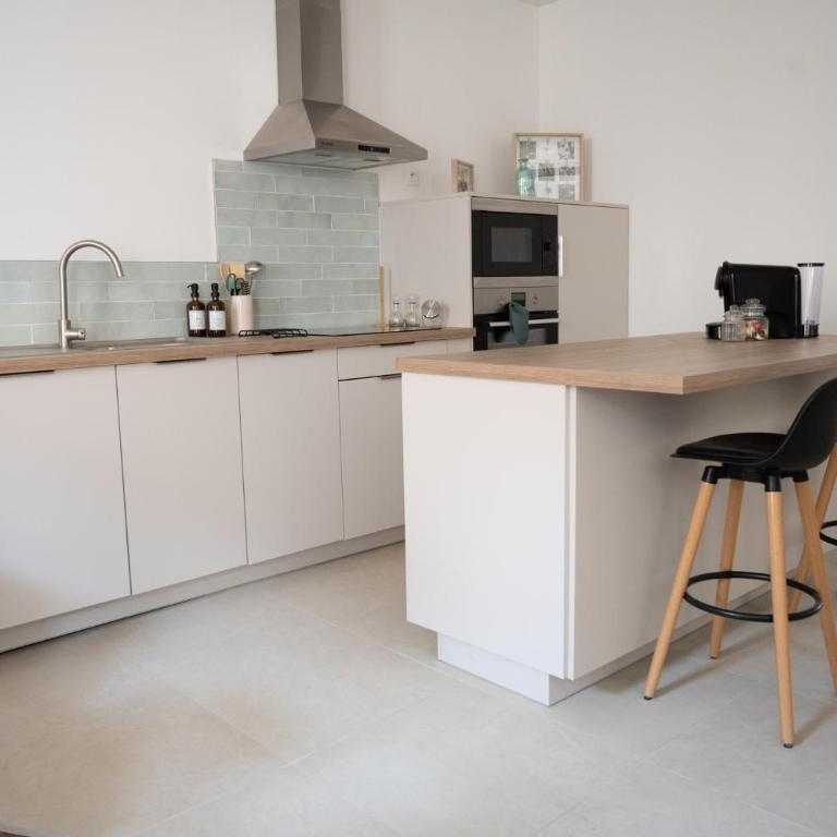 Lou Cabanot - Appartement lumineux 3 chambres - Parking Gratuit - Three-Bedroom Apartment - 3