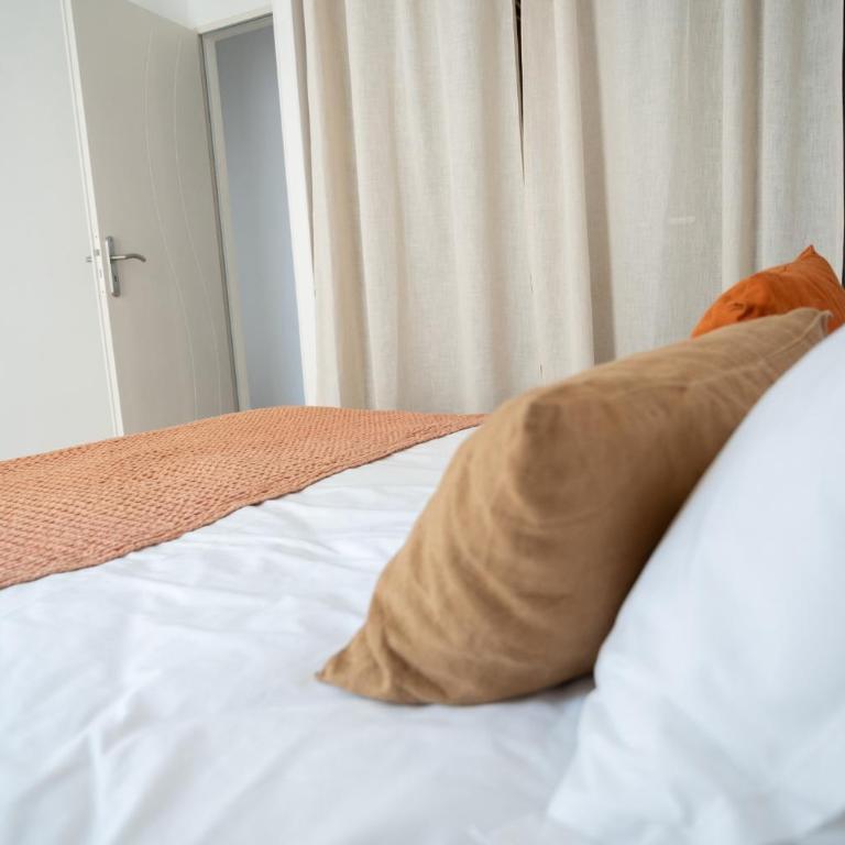 Lou Cabanot - Appartement lumineux 3 chambres - Parking Gratuit - Three-Bedroom Apartment - 6
