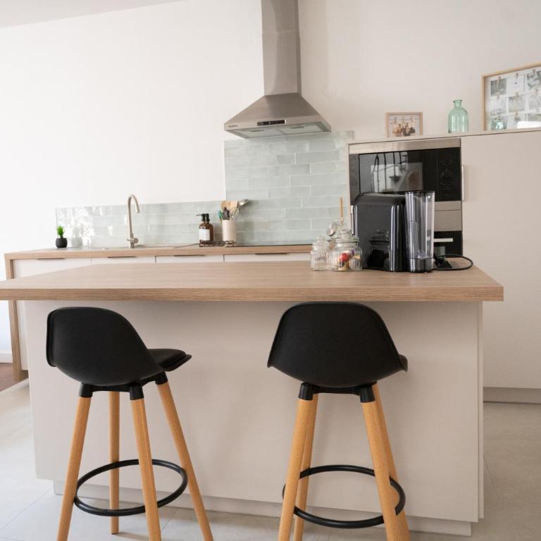 Lou Cabanot - Appartement lumineux 3 chambres - Parking Gratuit - Three-Bedroom Apartment - 16