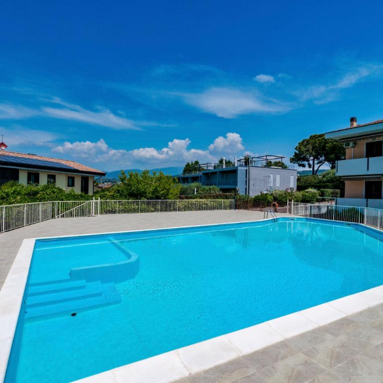 EMERALD APARTMENT - Regarda Travel - Appartamento con 2 Camere da Letto e Balcone - 6