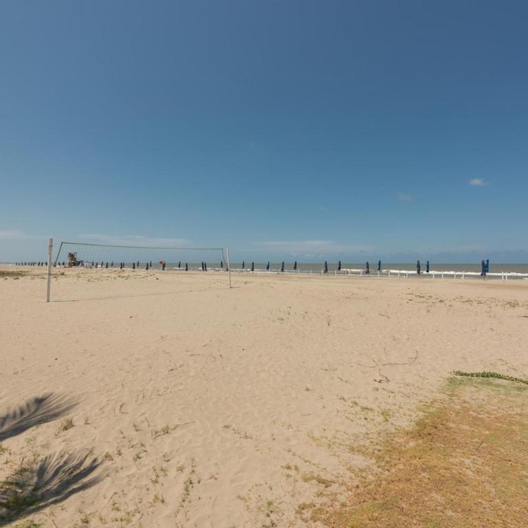 Beachfront Modern One-Bedroom Apartment with Pool, Parking - Apartamento de 1 dormitorio - 15