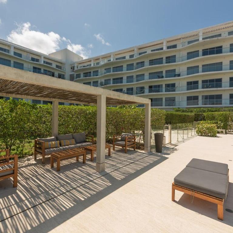 Beachfront Modern One-Bedroom Apartment with Pool, Parking - Apartamento de 1 dormitorio - 16