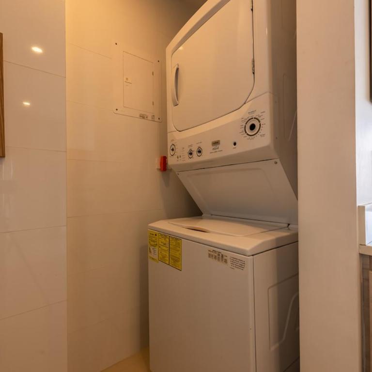 Beachfront Modern One-Bedroom Apartment with Pool, Parking - Apartamento de 1 dormitorio - 25