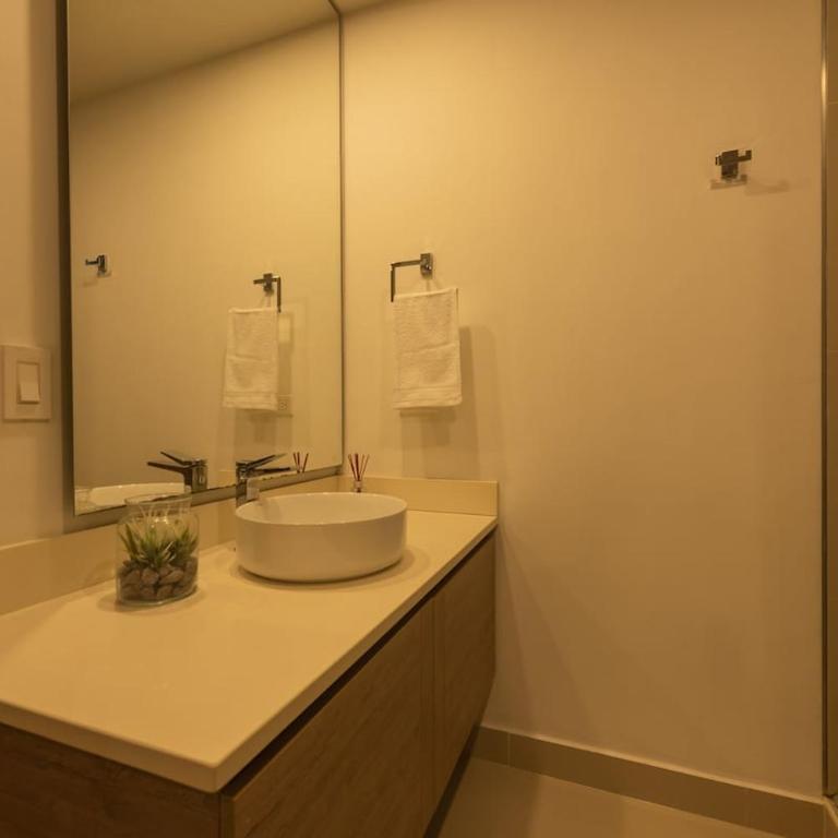 Beachfront Modern One-Bedroom Apartment with Pool, Parking - Apartamento de 1 dormitorio - 32