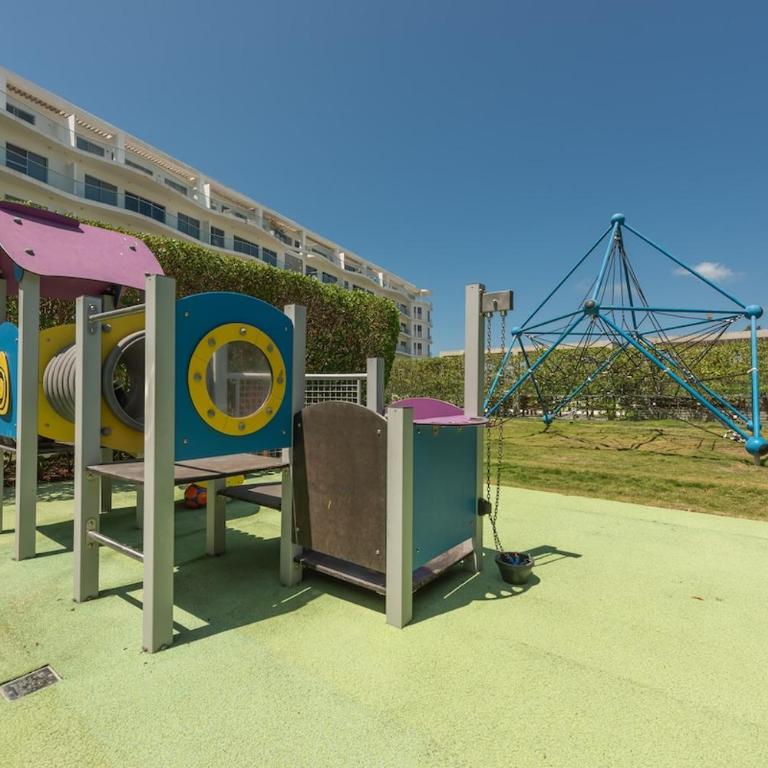 Beachfront Modern One-Bedroom Apartment with Pool, Parking - Apartamento de 1 dormitorio - 49