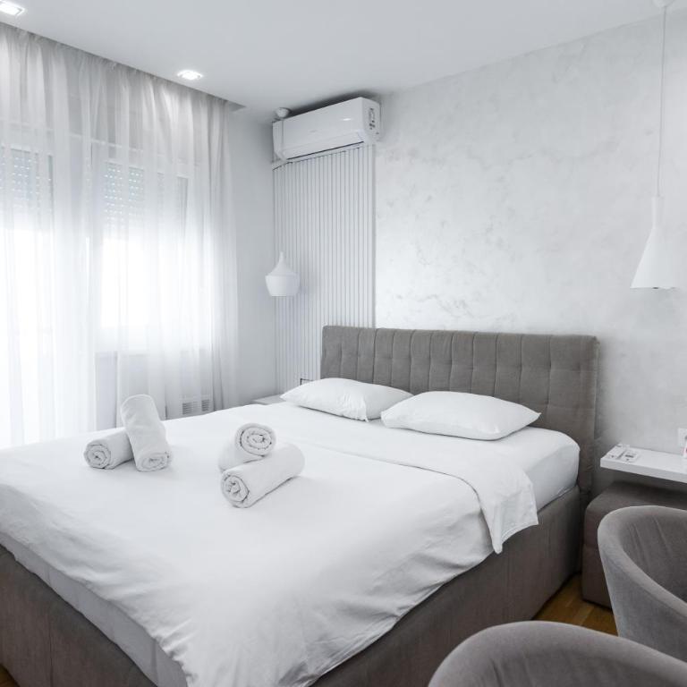 5 apartments house 200m2 - Apartman - 32