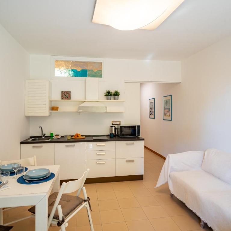 GuestHost - Modern Escape with Pool & Sunny Terrace - Appartamento con 1 Camera da Letto - 5