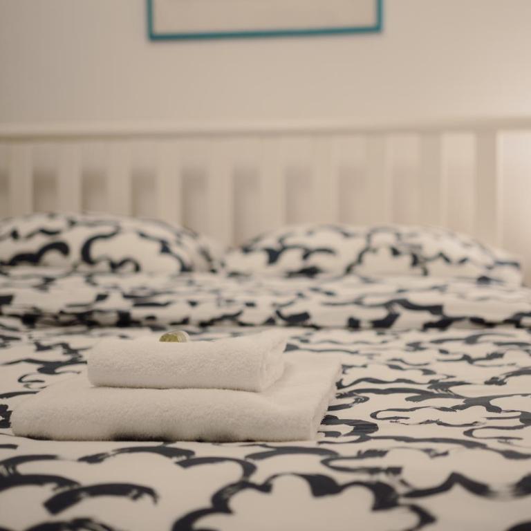 GuestHost - Modern Escape with Pool & Sunny Terrace - Appartamento con 1 Camera da Letto - 12