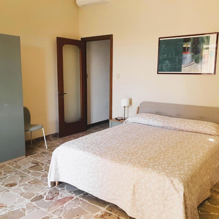Euplio's Charme Home - Three-Bedroom Apartment - 2
