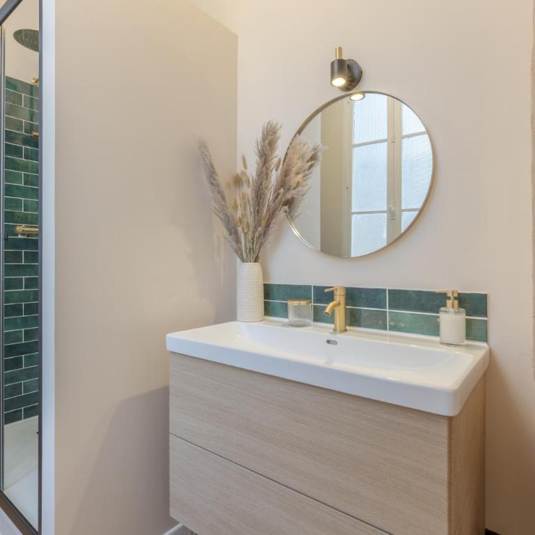 Le Nid des Chartrons - Suite privée élégante au cœur de Bordeaux - Chambre Double avec Salle de Bains Privative - 2